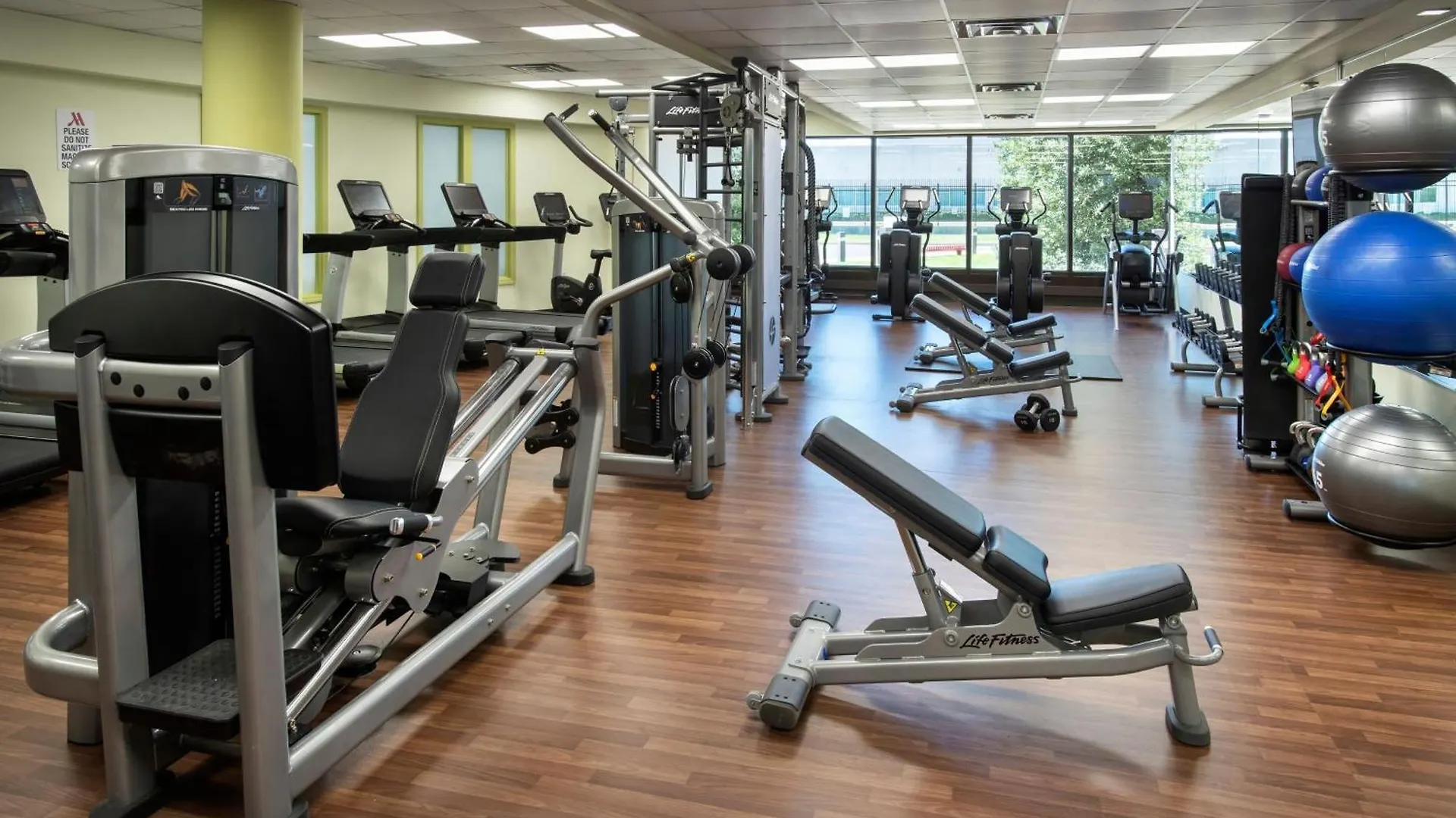 Отель Newark Liberty International Airport Marriott 3*,  США