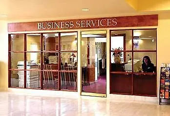 Отель Newark Liberty International Airport Marriott