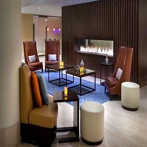 Отель Newark Liberty International Airport Marriott