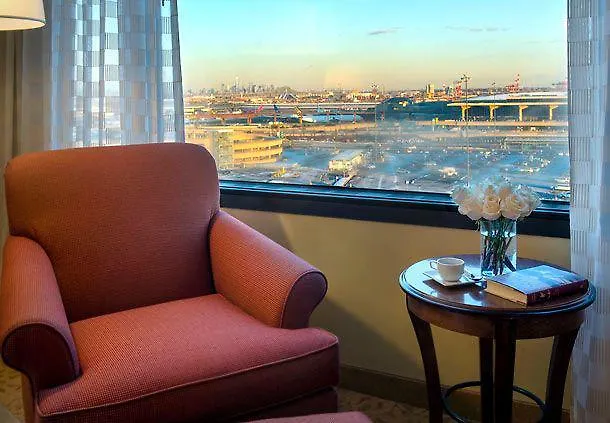 Отель Newark Liberty International Airport Marriott 3*,  США
