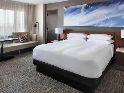 Отель Newark Liberty International Airport Marriott